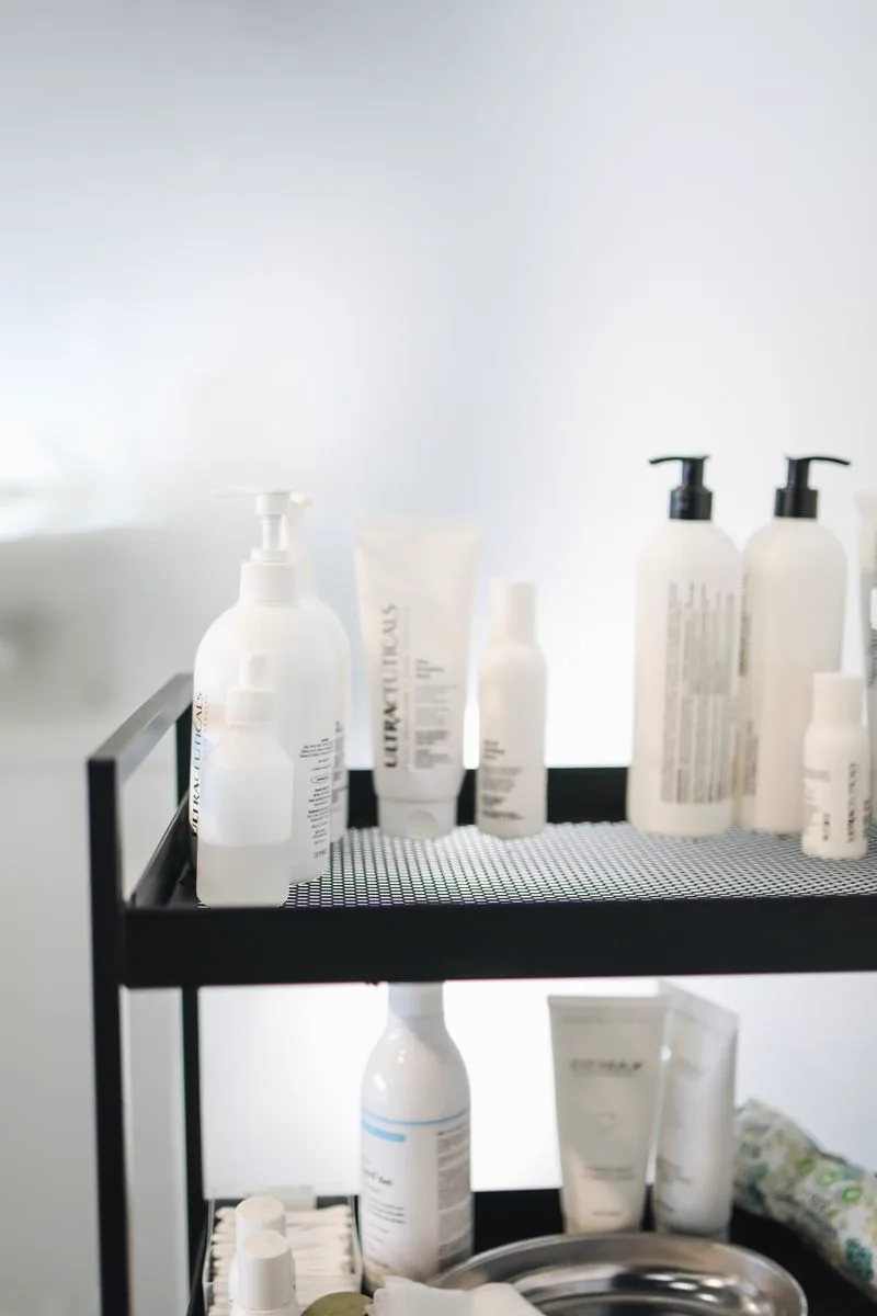 Custom hotel linen — Salon & Barber